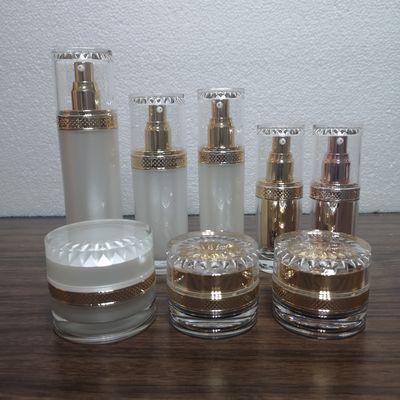Perla 15g 30g 50g plástico branco PMMA acrílico chapéu dourado fabricante de cosméticos frasco de creme por atacado